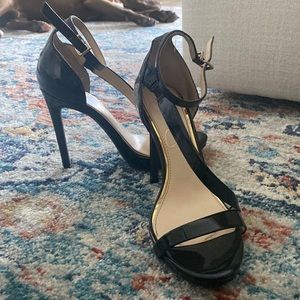Jessica Simpson black heel